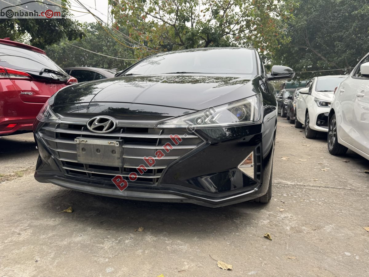 Hyundai Elantra 1.6 MT