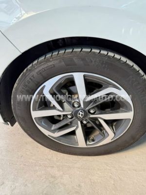 Xe Hyundai i10 1.2 AT 2022