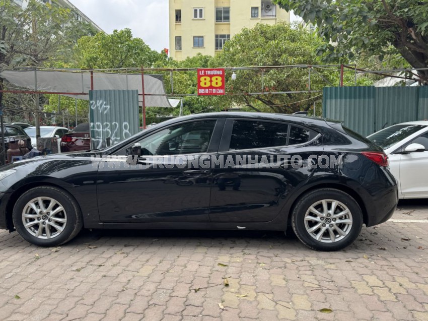 Mazda 3 1.5 AT 2016