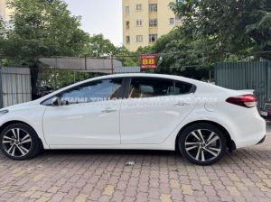 Xe Kia Cerato 1.6 AT Luxury 2018