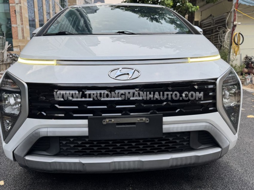 Hyundai Stargazer Tiêu chuẩn 1.5 AT